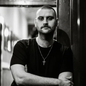 Julience – Christ Liveth In Me